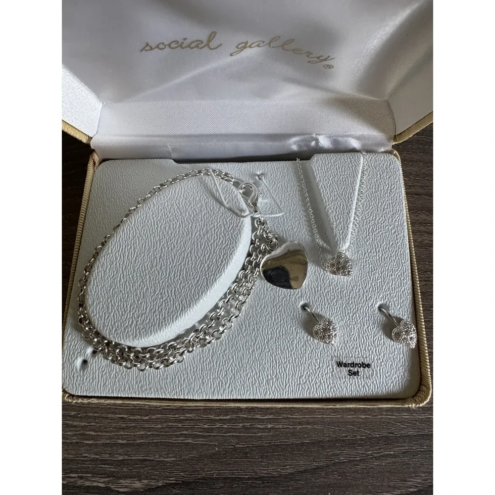 Social Gallery Vintage‎ Wardrobe Set Silver Tone Necklace Heart Stud Earrings